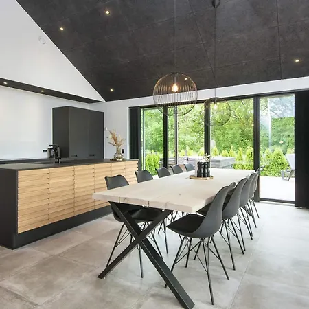 Luxury Lakeside Retreat - By Traum Semesterbostad Ansager