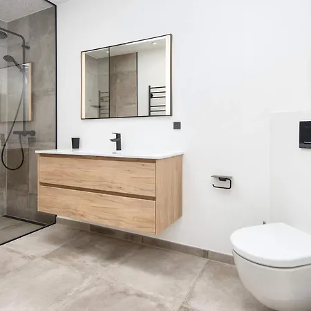 Semesterbostad Luxury Lakeside Retreat - By Traum