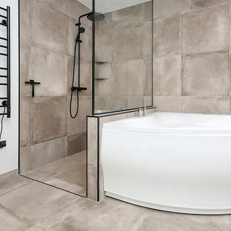 Semesterbostad Luxury Lakeside Retreat - By Traum