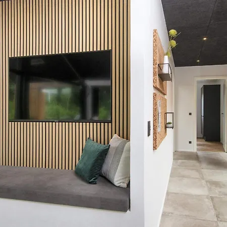 Semesterbostad Luxury Lakeside Retreat - By Traum Ansager