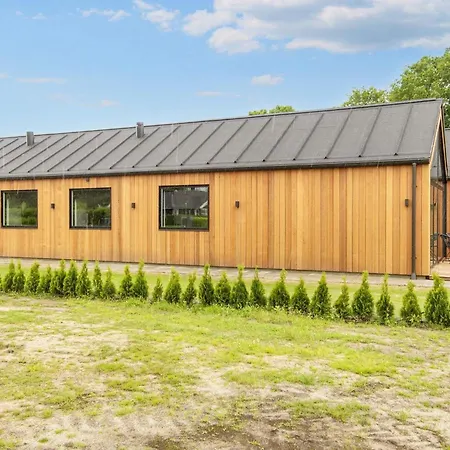 Luxury Lakeside Retreat - By Traum Holiday home *