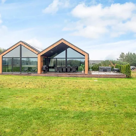 Semesterbostad Luxury Lakeside Retreat - By Traum Ansager