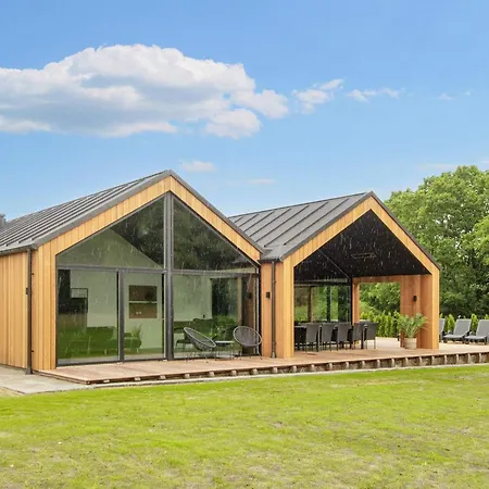 Luxury Lakeside Retreat - By Traum بيت للعطل Ansager