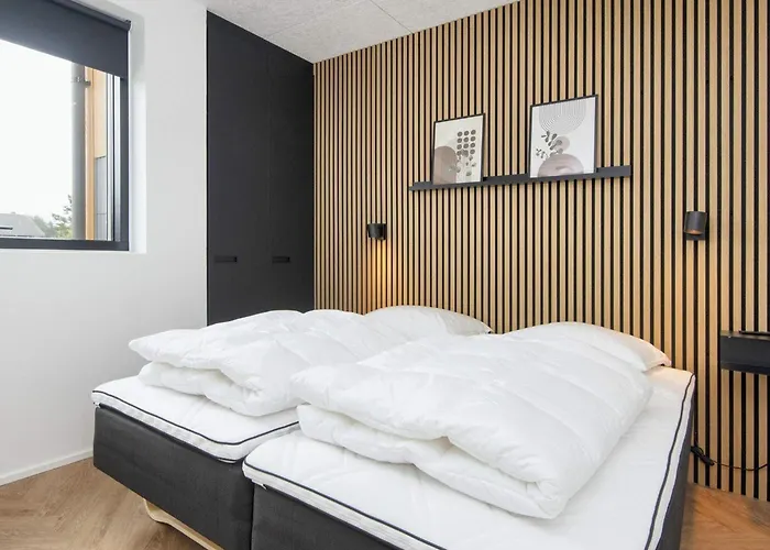 Luxury Lakeside Retreat - By Traum Semesterbostad Ansager