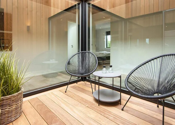 Semesterbostad Luxury Lakeside Retreat - By Traum