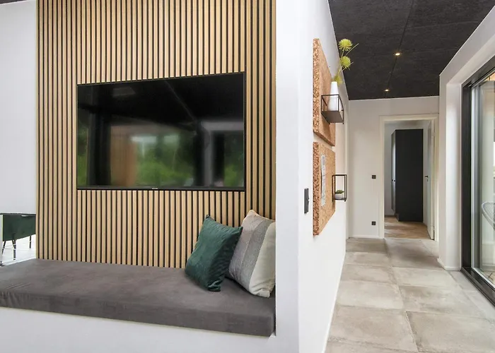 Semesterbostad Luxury Lakeside Retreat - By Traum Ansager